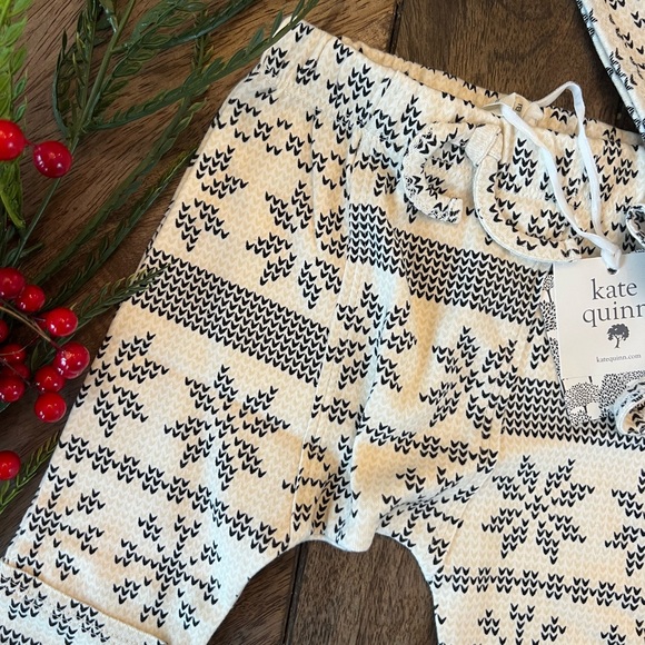 Kate Quinn Nordic Snowflake jogger/bonnet set NWT - Picture 2 of 6